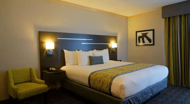 Люкс Best Western Plus Morristown Conference Center