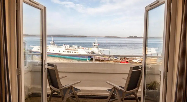 Standard- dobbelt værelse med altan med havneudsigt Haven Hotel