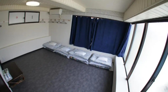 Четырёхместный номер Economy Hotel Hoteiya