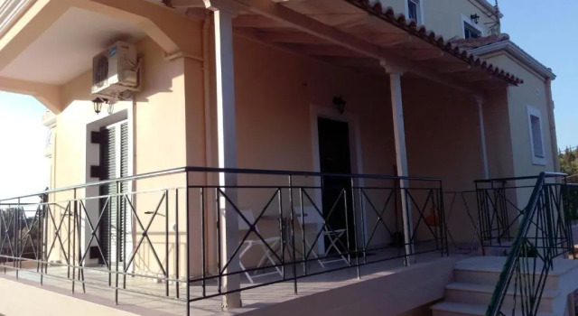 Студия Kalliope Apartments