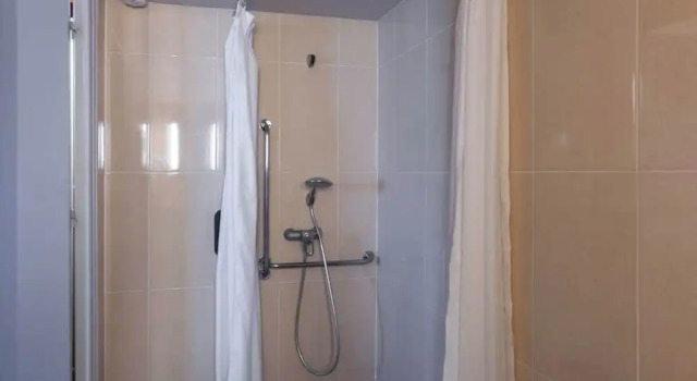 Двухместный номер Accessible B&B HOTEL Amiens Longueau