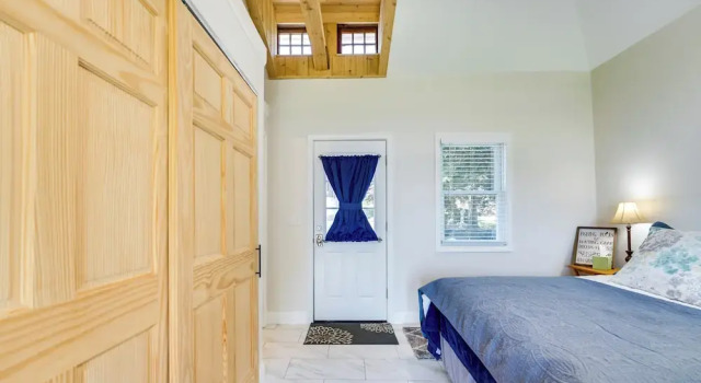 Serene Riverfront St. Clair Studio: Walk to Dtwn!, Rezerwuj Hotel St. Clair Michigan