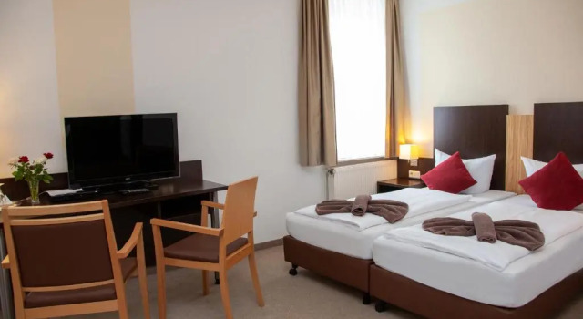 Seehotel Zum Löwen, Забронировать Отель Отели Мекленбургское поозёрье с парковкой, Парковка