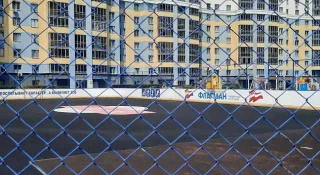 Апартаменты на улице Заводская 92А, Забронировать Апартаменты/квартира Отели Городского округа Екатеринбурга - Северный управленческий округ с парковкой, Парковка