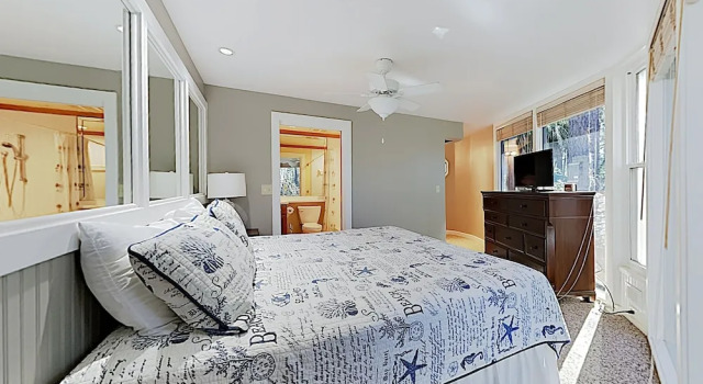 New Listing! Stunning Sea Pines Treetop Oasis 1 Bedroom Condo