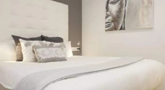 Апартаменты Designer Apt Near Fira Balcony 5PP Wifi Smart TV by Myrentalhost