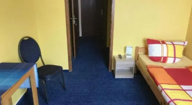 Km, Rezervasyon Otel Darmstadt Bergstraße