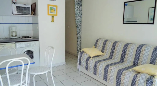 Appartement 1 Chambre Bord De Mer, Забронировать Апартаменты/квартира Отели Сета с бассейном, рядом с Церковь Девы Марии из Ла-Салетта, Бассейн