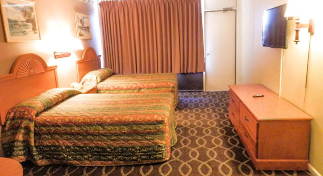 Четырёхместный номер Standard Red Roof Inn PLUS & Suites Virginia Beach - Seaside