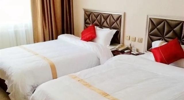 Junhao Business Hotel, Book Hotel Hoteller i Dagushan med parkering, Parkering