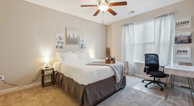 Stylish 1 BR Apartment w Movie Theater, Prenota Appartamento Woodbridge Virginia