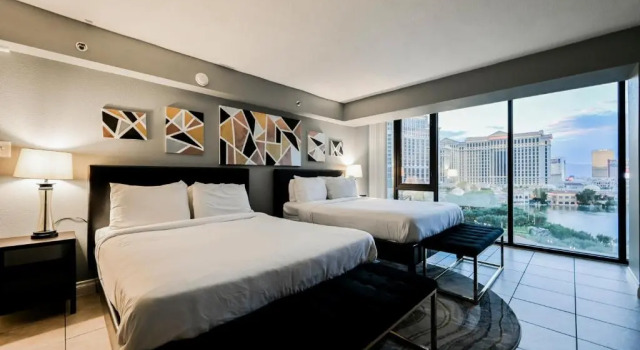 Апартаменты с 3 комнатами StripViewSuites at Jockey Club