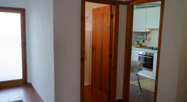 Seafront holiday home twenty meters from the western shore of Sardinia in S'archittu Beach-Casa del Giglio, 예약 호텔 Cuglieri Sardinia South