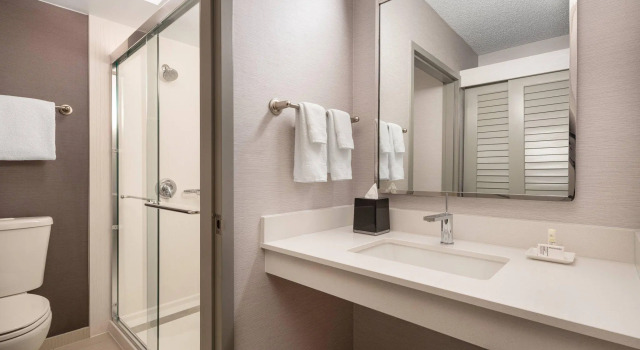 Четырёхместный номер Standard Courtyard by Marriott Los Angeles Hacienda Heights Orange County