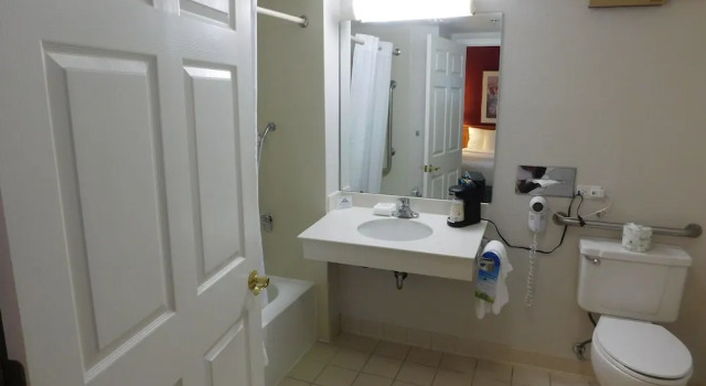 Двухместный номер Standard Days Inn & Suites by Wyndham Arlington Heights