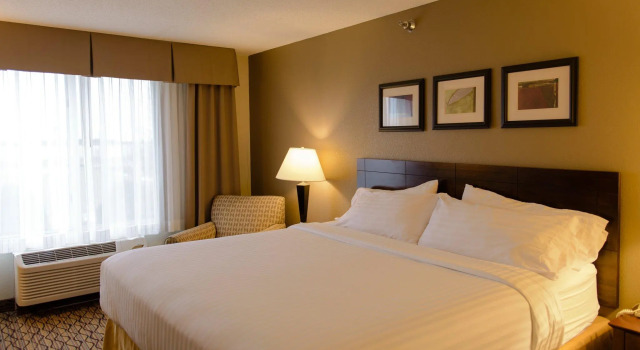 Двухместный номер Standard Holiday Inn Express & Suites Superior by IHG