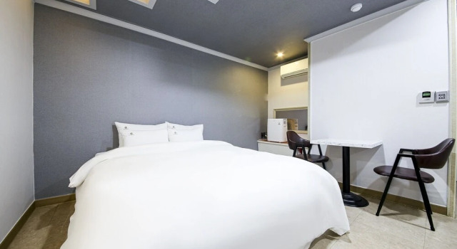 Hotel Bobos, Забронировать Отель Отели Мокпхо 3 звезды, 3*