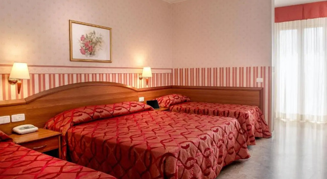 Четырёхместный номер Standard Hotel Tiffany