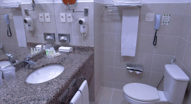 Четырёхместный номер Standard Holiday Inn Manaus by IHG