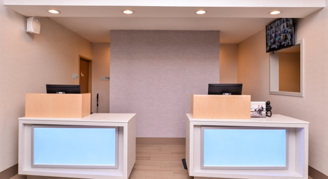 Holiday Inn Express Hotel & Suites Lacey, Varaa Hotelli  