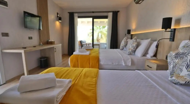 Люкс Ali's Hotel Beach