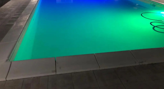 Вилла Villa Nunzia con piscina, sauna e idromassaggio.