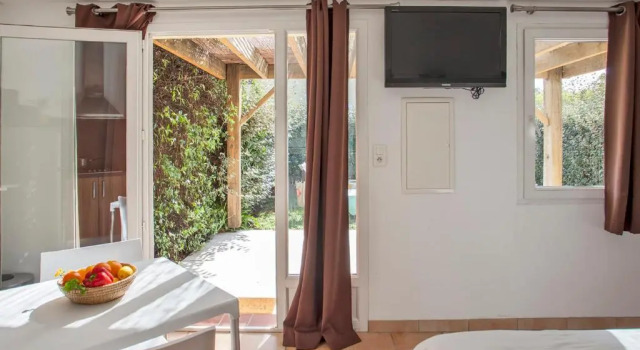 Вилла location pour 2 personnes Amarylis à Calvi avec jardin piscine barbecue