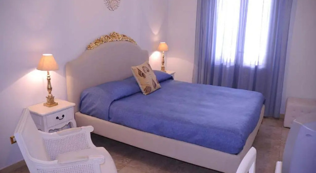 AFFITTACAMERE A TRE MINUTI IN SPIAGGIA Il Veliero, Book Hotel Hotels in Sicily with Parking, Parking