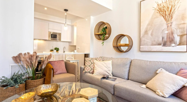 Stunning 2-bedroom Apartment Near Cathedral Zacatin 303, Забронировать Апартаменты/квартира Гранада Granada Province, рядом с Музей народных традиций и искусств Los Tiros de Granada