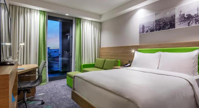 Двухместный номер с диваном Hampton by Hilton Istanbul Zeytinburnu