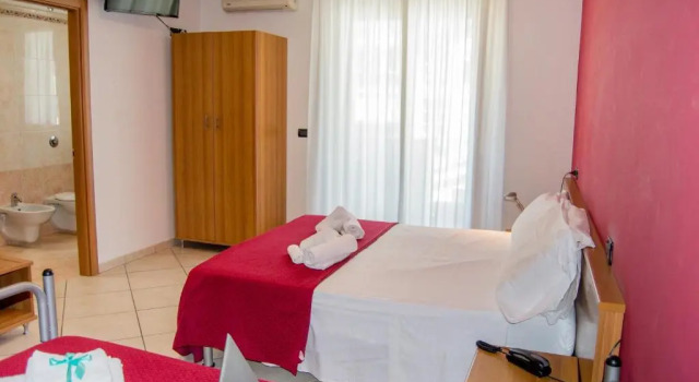 Трёхместный номер Standard с балконом Hotel DAtri