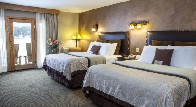 Четырёхместный номер Standard с видом на озеро Golden Arrow Lakeside Resort