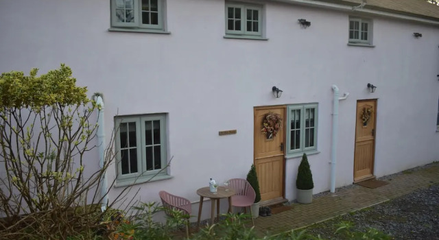 Yr Hen Beudy, Barn Conversion, Sleeps 4, Dogs Ok, Забронировать Дом для отпуска Лланстефан Carmarthenshire