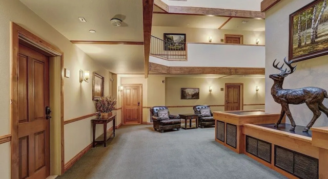 Newly Renovated 2 Bed/ 2 Bath Beaver Creek  2 Bedroom Condo by RedAwning, Забронировать Отель Отели Бивер-Крик 3 звезды, рядом с Гонконгский Диснейленд, 3*