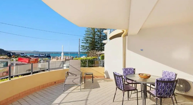 Номер Standard Цокольный этаж c 1 комнатой с балконом The Cove Yamba