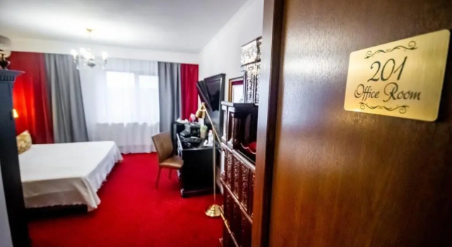 Vila Sarada, Rezervovat Boutique Hotel Hotely v Hunedoara s parkováním, Parkování