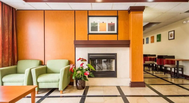Comfort Inn & Suites Oakland Airport, Забронировать Отель Окленд Область залива Сан-Франциско