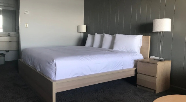 Двухместный номер Standard с видом на озеро Harbor Inn Self Check-in Hotel