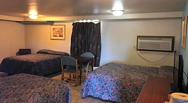 Номер Standard HWY Express Inn & Suites