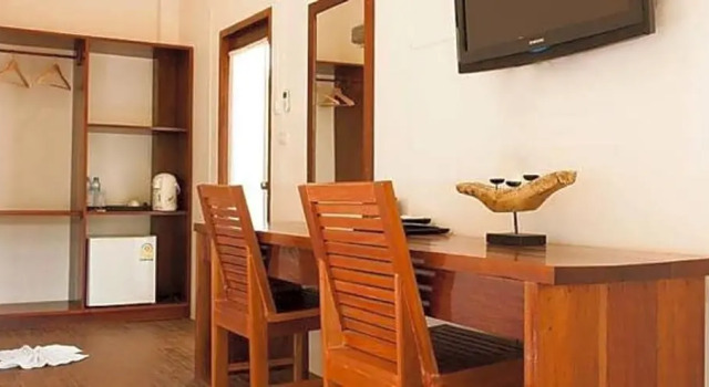 Люкс с балконом Sichon Cabana Beach Resort