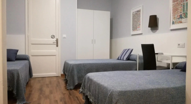Трёхместный номер Standard Hostal Lesseps