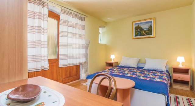 Stunning Home in Porec With Wifi and 2 Bedrooms