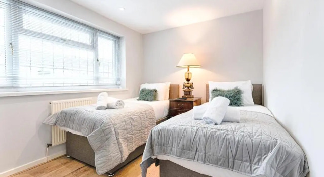 Cosy 2 bed - with relaxing garden!