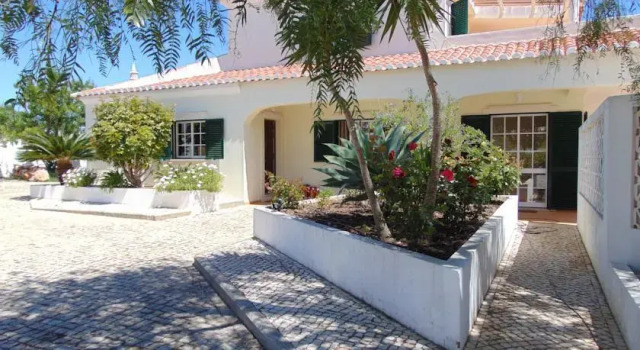 Quinta do Alto - Surf & Guesthouse