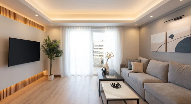 Luxury Apartment near Floisvos Marina