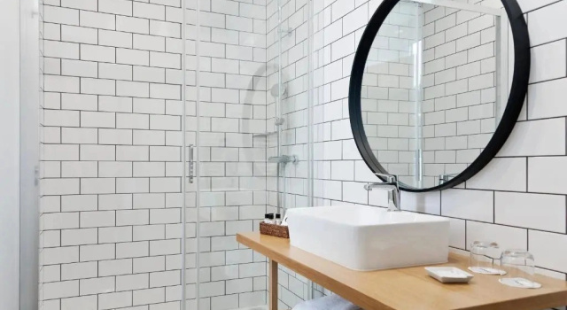 Трёхместный номер Standard Hôtel Les Costans, The Originals Relais