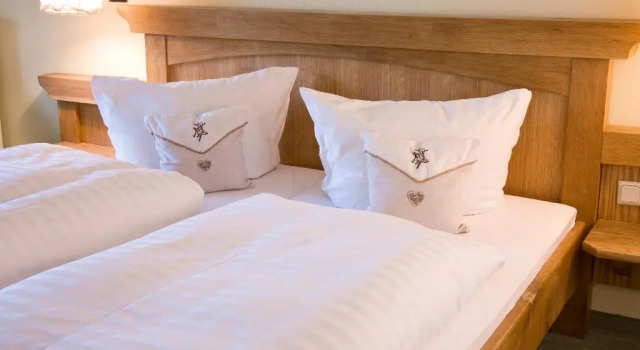 Hotel Forsthaus Luchsenburg, Rezervovat Hotel Hotely v Upper Lusatia se snídaní, Snídaně