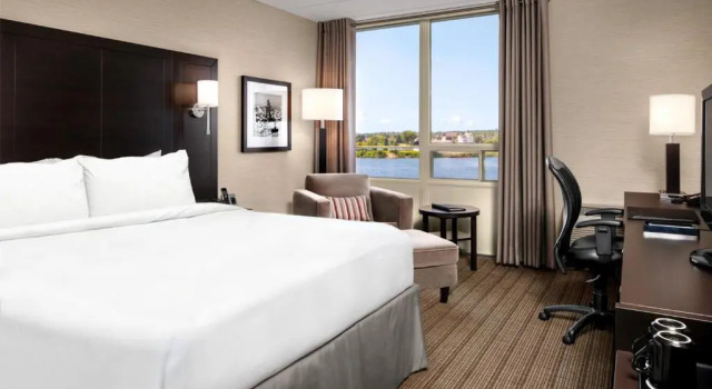 Двухместный номер Premier Delta Hotels by Marriott Sault Ste. Marie Waterfront