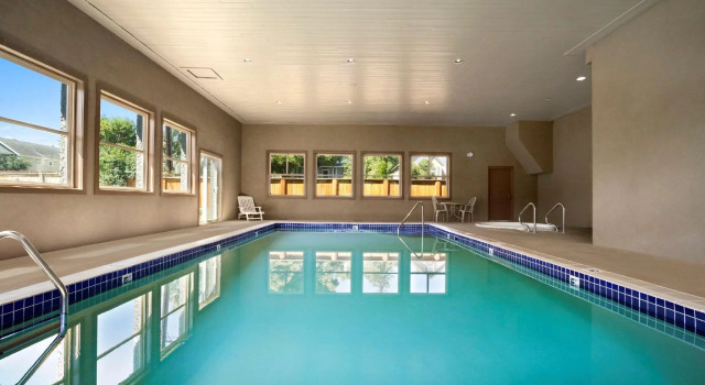Номер Standard Quality Inn & Suites