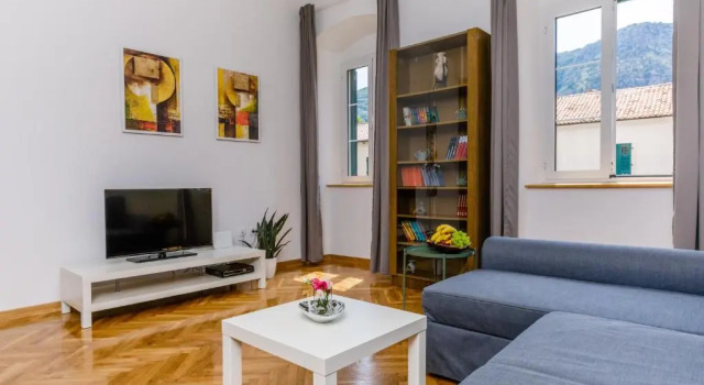 Old Town Clock Tower Apartment, Забронировать Апартаменты/квартира Котор Район Котор, рядом с Пляж Котор